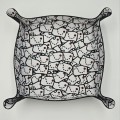 dice-tray-logo-przyczolka-male-biale (2).jpg