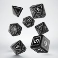 kosci-rpg-runiczne-czarno-biale-7.jpg