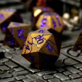 Kości metalowe Shattered Sigils (zestaw 7 szt.) — zawartość (producent)