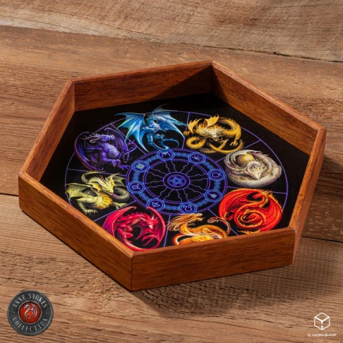 QW-DICETRAY-ANNESTOKES-DRAGONSOFTHESABBATS — przód (producent)