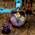 Kość żywiczna D20 50 mm Twilight Ether (liquid core) — zawartość (producent)